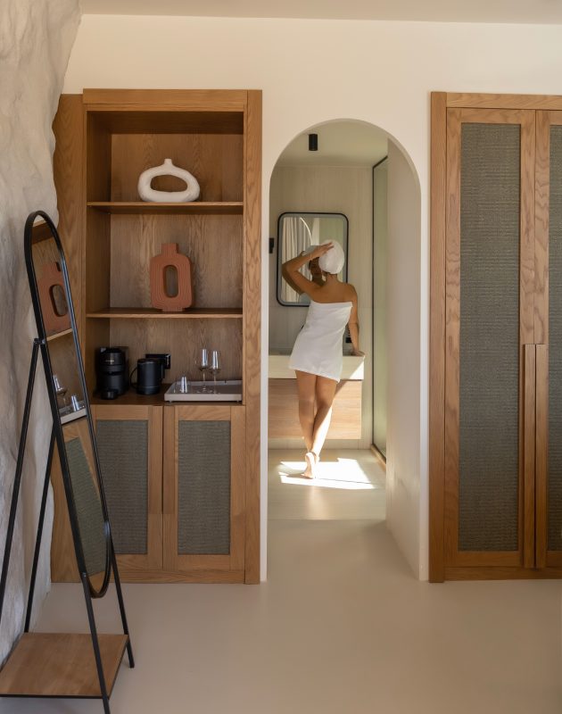 IN-ROOM FACILITIES AND AMENITIES