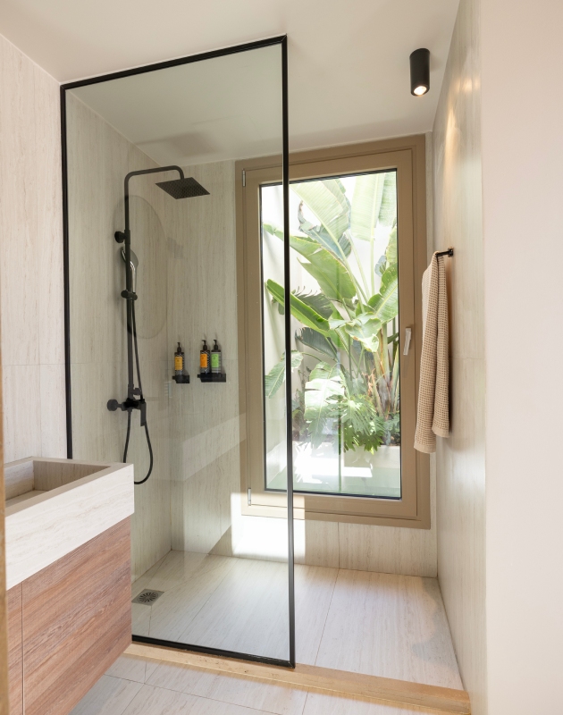 IN-ROOM FACILITIES AND AMENITIES