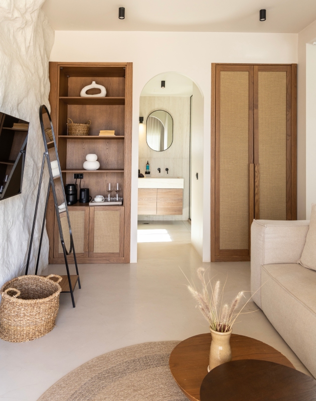 IN-ROOM FACILITIES AND AMENITIES