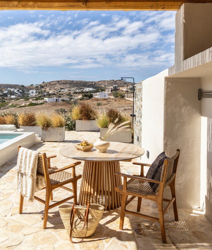 ESCAPE TO OUR SUPERIOR SUITES DESIGNED TO REJUVENATE YOUR SENSES